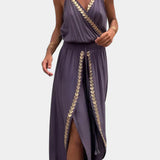 Lorena - Mono con Detalles Dorados