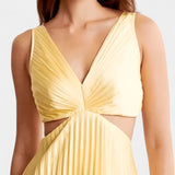 Selena Vestido Sin Mangas Plisado con Corte Lateral y Detalle Torcido