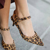 BALLET FLATS PUNTUDOS CON TIRA