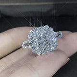 Anillo Gabrielle de cojín cuadrado