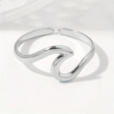 Anillo Ajustable con Diseño de Onda en Oro