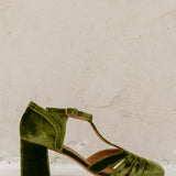 ZAPATO CON T-BAR Y TACÓN ESTABLE