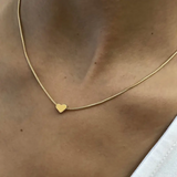Collar mini corazón dorado