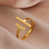 Anillo elegante chapado en oro de 18 quilates