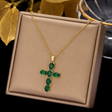 Collar chapado en oro de 18 quilates con cruz de cristal verde