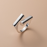 Anillo modernista sencillo de plata 925