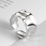Anillo ancho asimétrico de plata 925