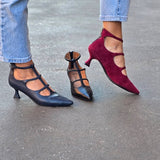 ZAPATOS DE TACÓN BAJO CON CORREAS