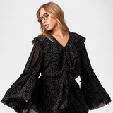 Alida Vestido Mini de Chifón con Lunares y Escote con Volantes