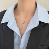 Collar plateado Geométrico