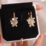 Pendientes creativos Estrella de Primavera con colgante
