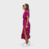 Mariz | Vestido midi plisado de manga corta para mujer