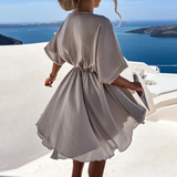 Vestido mini drapeado con escote en V y mangas cortas sueltas para mujer