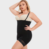 Faja moldeadora con control de abdomen y escote abierto: para una silueta más esbelta y definida.
